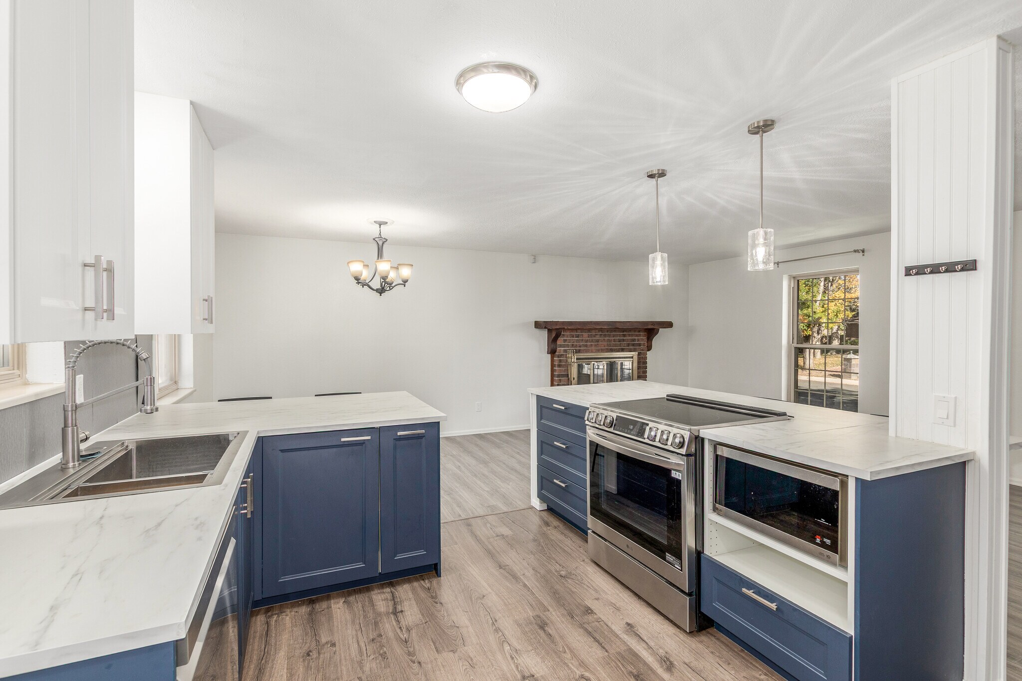 Building Photo - 1549 S Evanston St