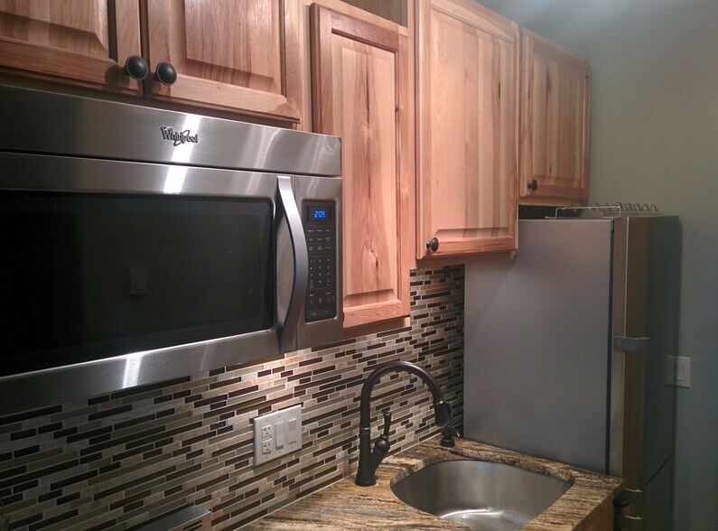 Newly remodeled kitchen - 651 W. Pacific Avenue