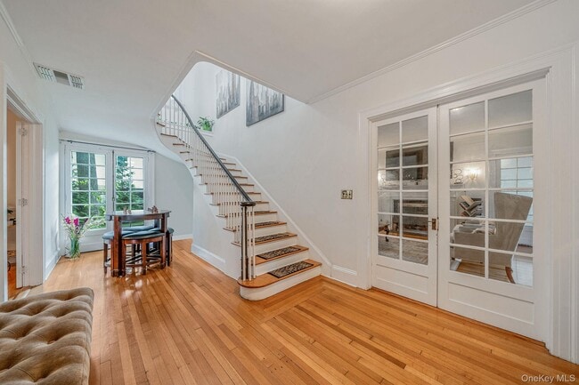 Building Photo - 5 Kohlsaat Ct