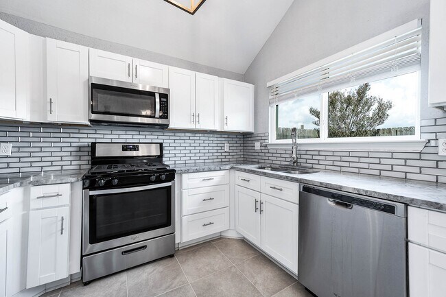 Building Photo - 20502 Cocoplum Dr
