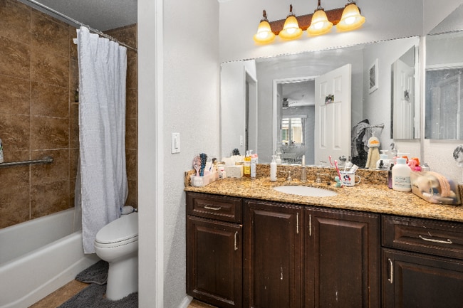 Building Photo - 3550 Lebon Dr