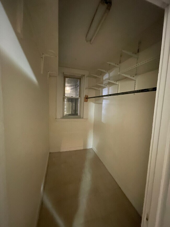 Building Photo - Huge 4-BED 2-BATH Union Square ALLSTON