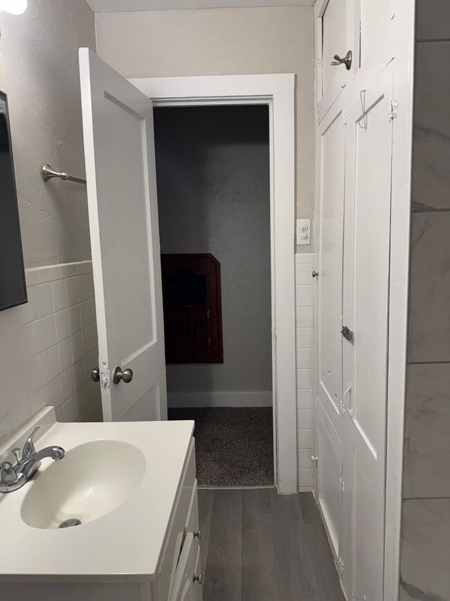 Building Photo - Gables Home