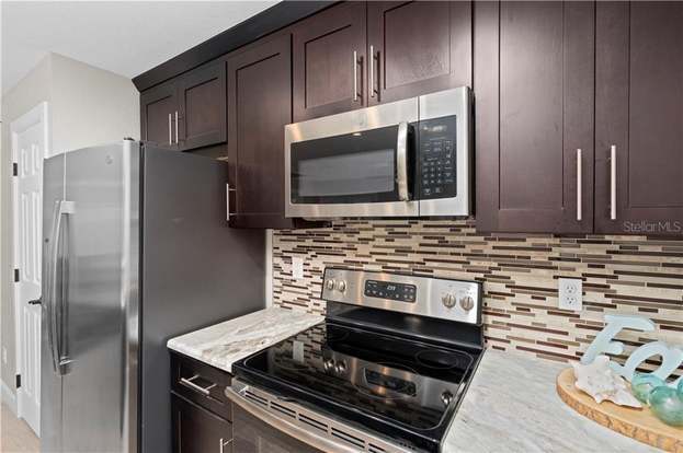 Building Photo - 557 Lusara Ct