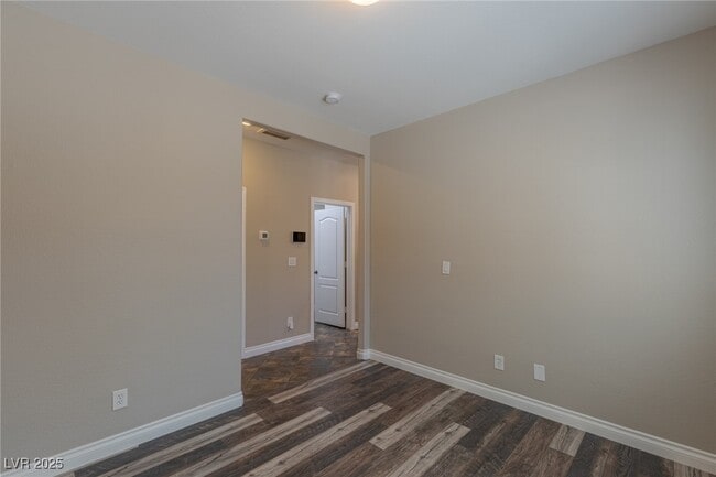 Building Photo - 145 Staplehurst Ave