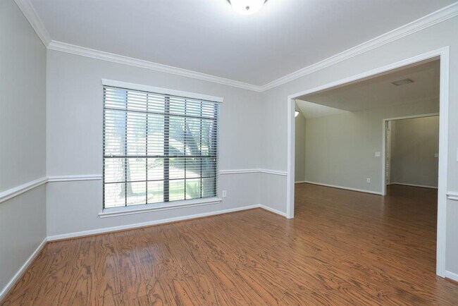 Building Photo - 17318 Shadow Valley Dr