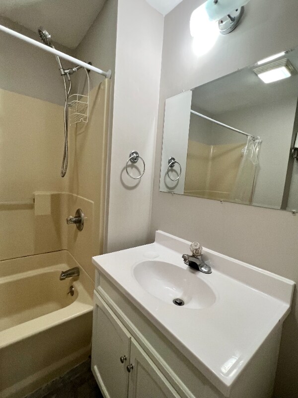 Building Photo - 155 College Ave