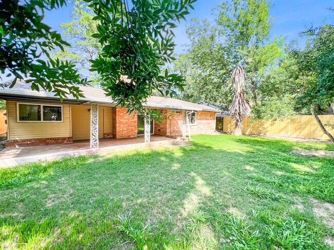 Building Photo - 23207 Naples Dr