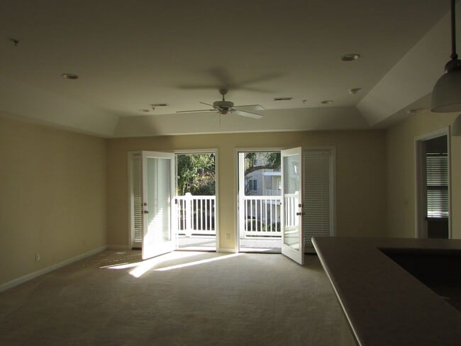Building Photo - 908 Resort Cir