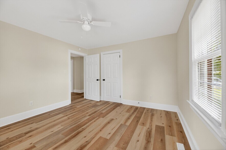 Building Photo - 2813 Jackson Dr