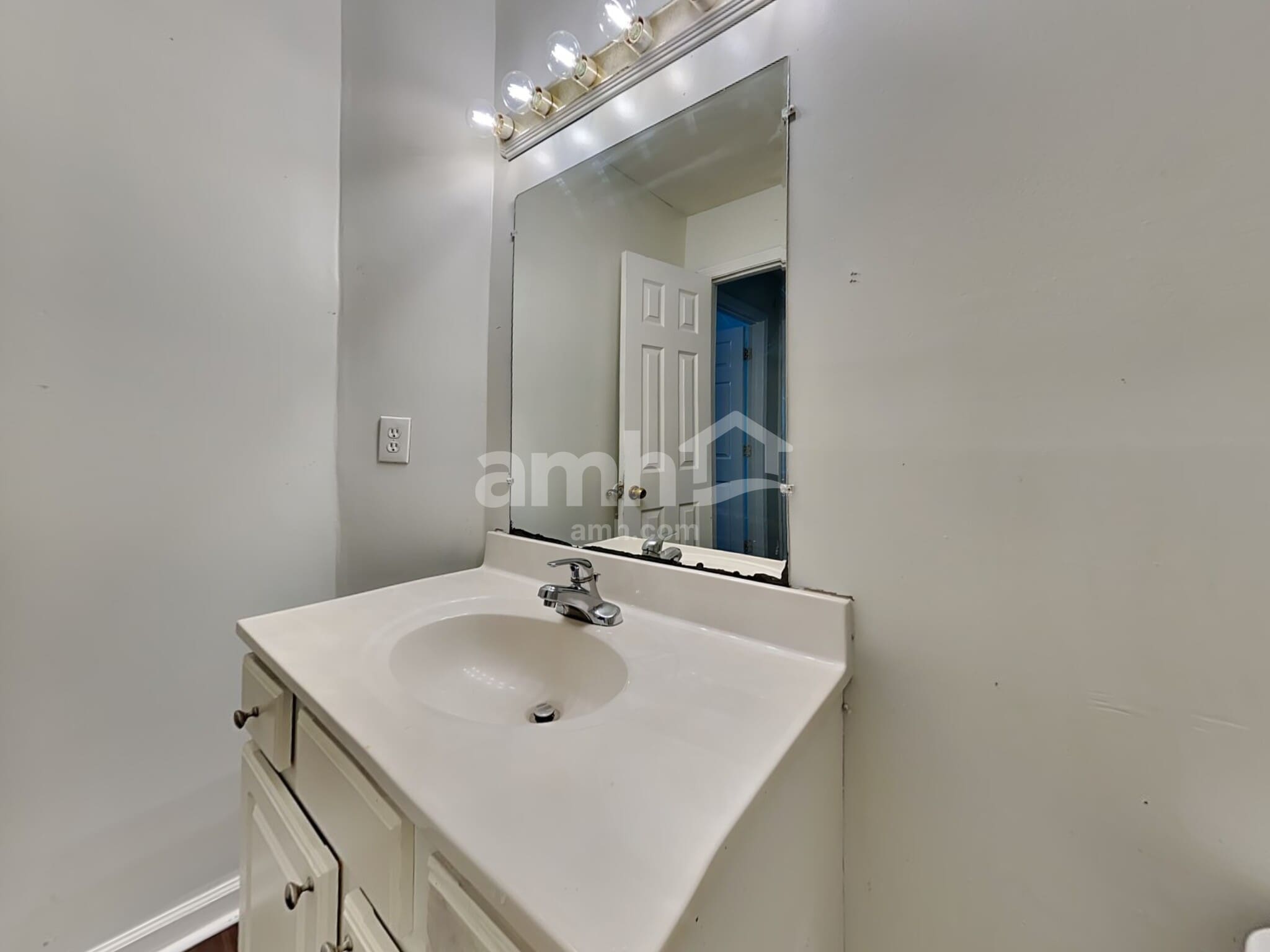 Building Photo - 4238 Zephyrhills Dr