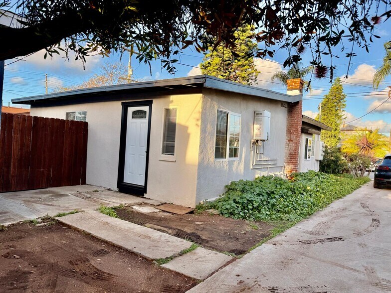 Building Photo - 118 Cedar Ave