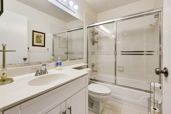 Building Photo - 22759 Mandeville Pl
