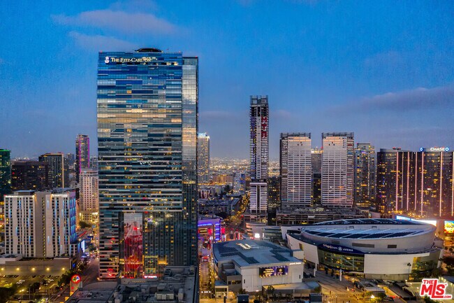 Building Photo - 900 W Olympic Blvd