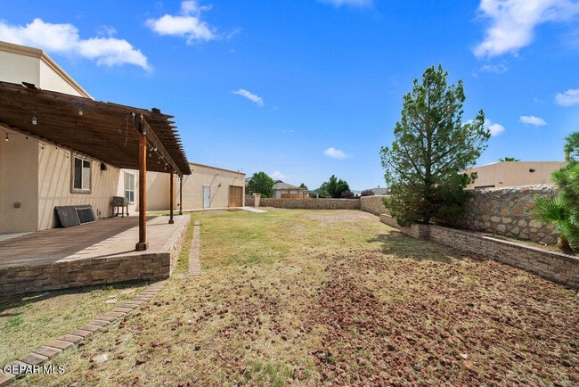 Building Photo - 5929 Valley Rd