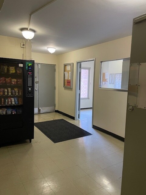 Building Photo - 2800 Wisconsin Ave