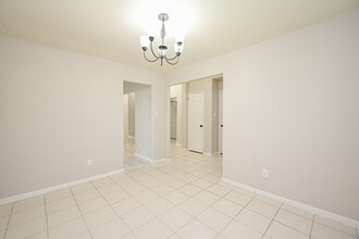 Building Photo - 18707 Majestic Vista Ln