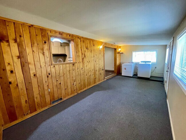 Building Photo - Charming 3 Bed, 2 Bath Home Near CSU & Old Town Fort Collins!