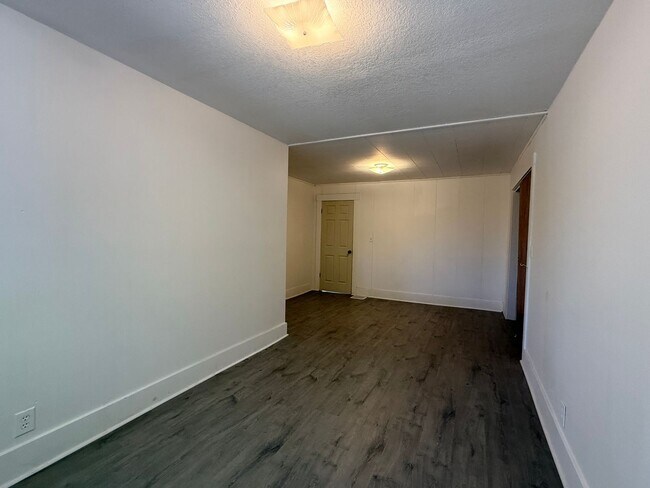 Building Photo - 3601 N Russet St