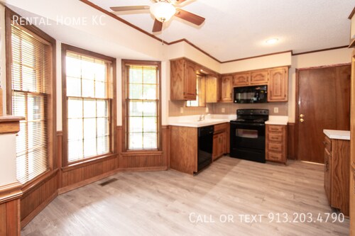 Building Photo - 11602 Monrovia-