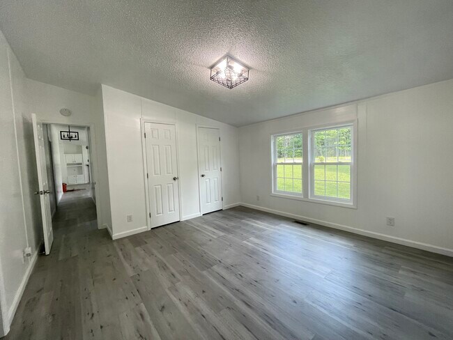 Building Photo - 1371 Reed Rd