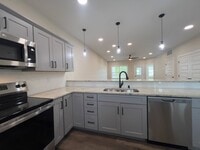 Building Photo - 143 Carver St