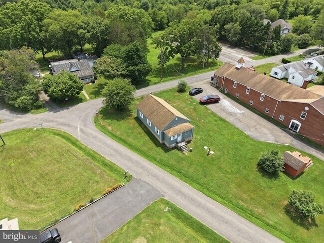 Building Photo - 9246 Prospect Ave