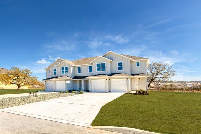 Building Photo - Almost New Luxury Townhome in Amenity Rich Hunter's Ranch