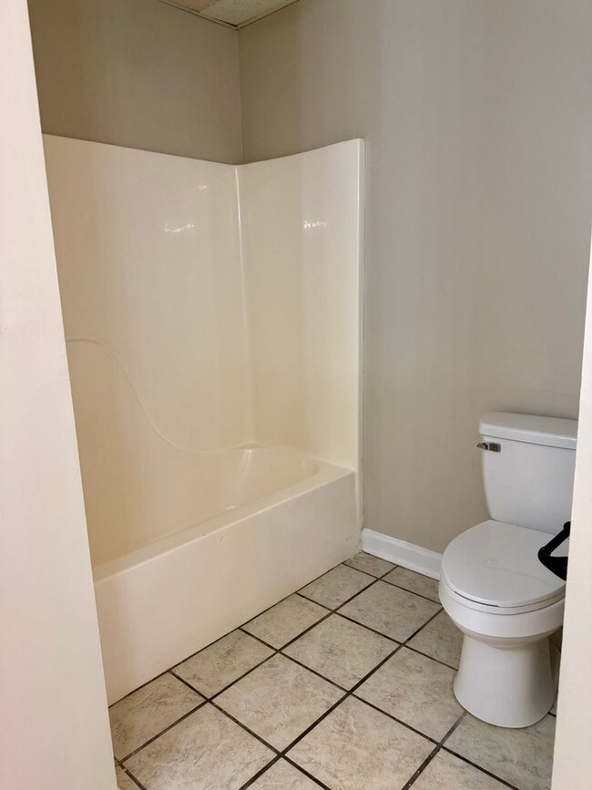 Building Photo - 281 Foxworth Dr