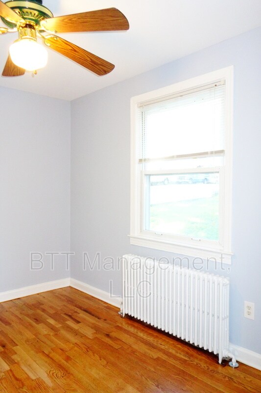 Building Photo - 8400 Greenwood Ave