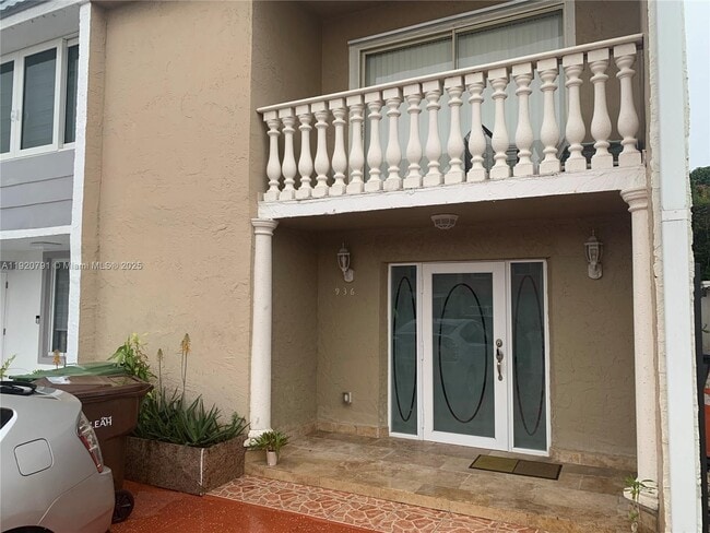 Building Photo - 936 W 79th Pl