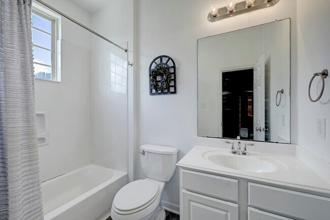 Building Photo - 3323 Masters Point Dr