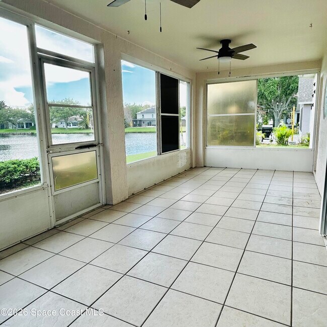 Building Photo - 3865 La Flor Dr