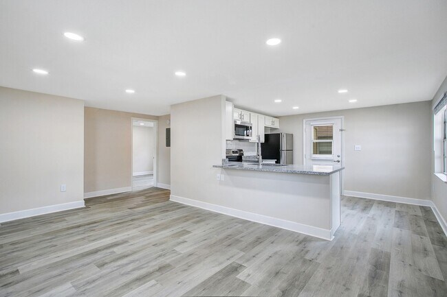 Building Photo - The Morton Apartments