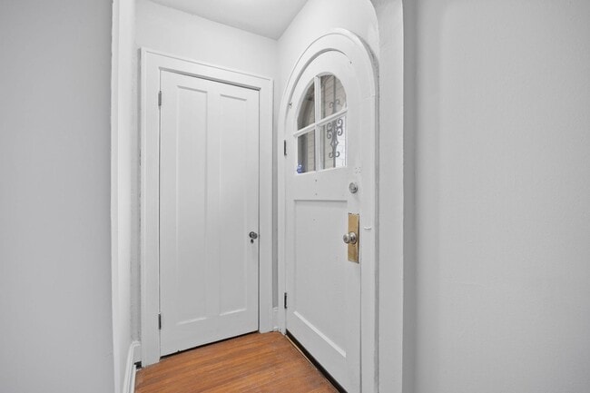 Building Photo - HYDE PARK -Move In This Week, Get $500 Bac...