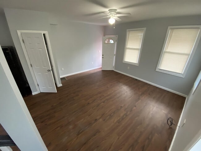 Building Photo - 112 Laurel St