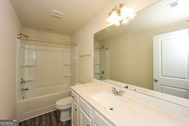 Building Photo - 372 Hamilton Pointe Dr