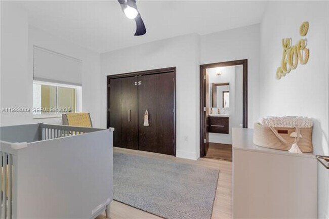 Building Photo - 3340 NE 190th St