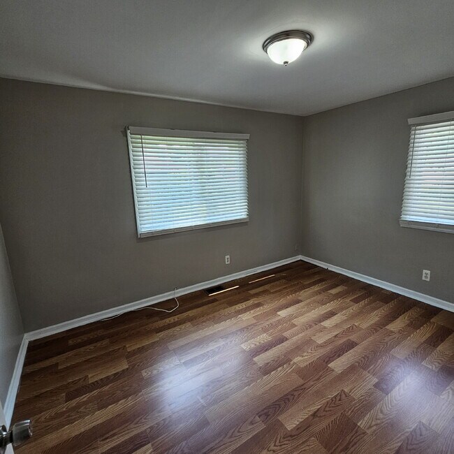 Building Photo - Spacious Newer Build 3 Bedroom Ranch w/ Ti...