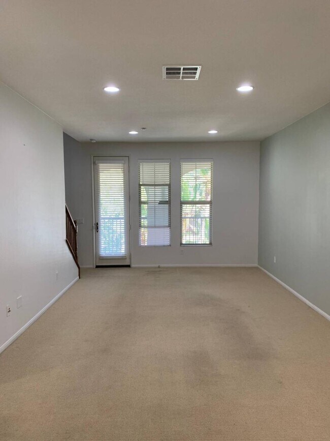 Building Photo - 2.0 bedroom in Azusa California 91702