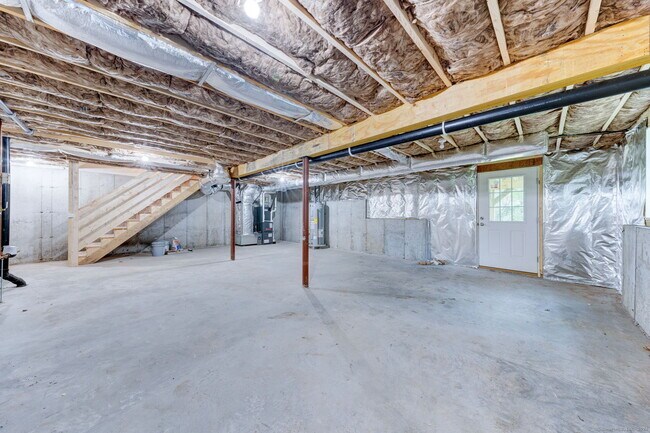 Building Photo - 290 Parker St