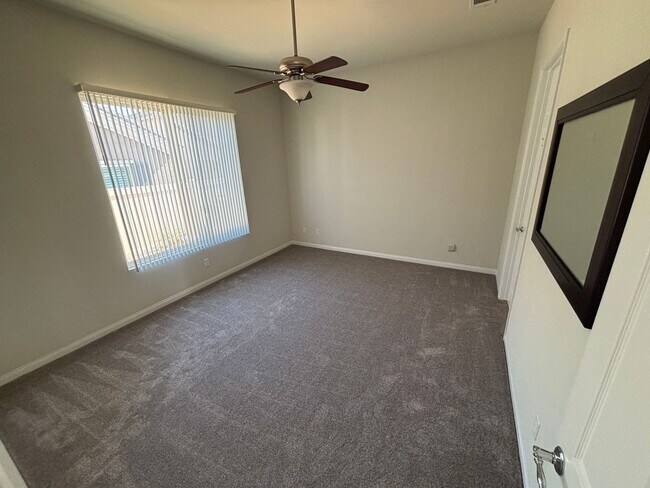 Building Photo - Del Web Rental 2 Bedroom