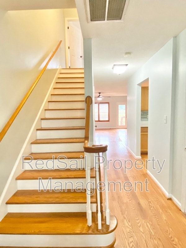 Building Photo - 144 River Walk Ct