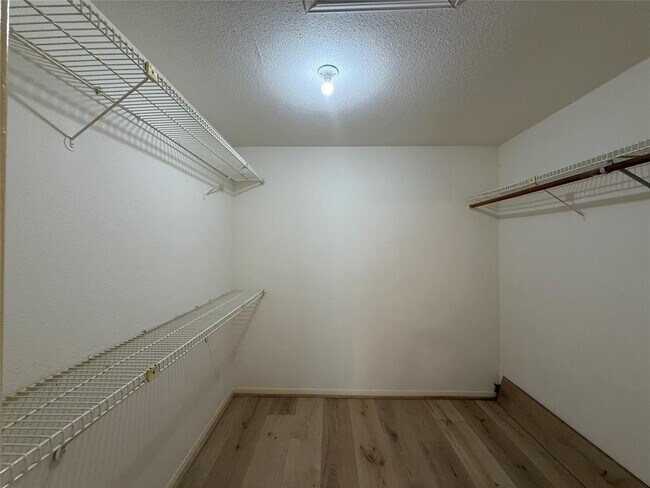 Building Photo - 5711 Sugar Hill Dr