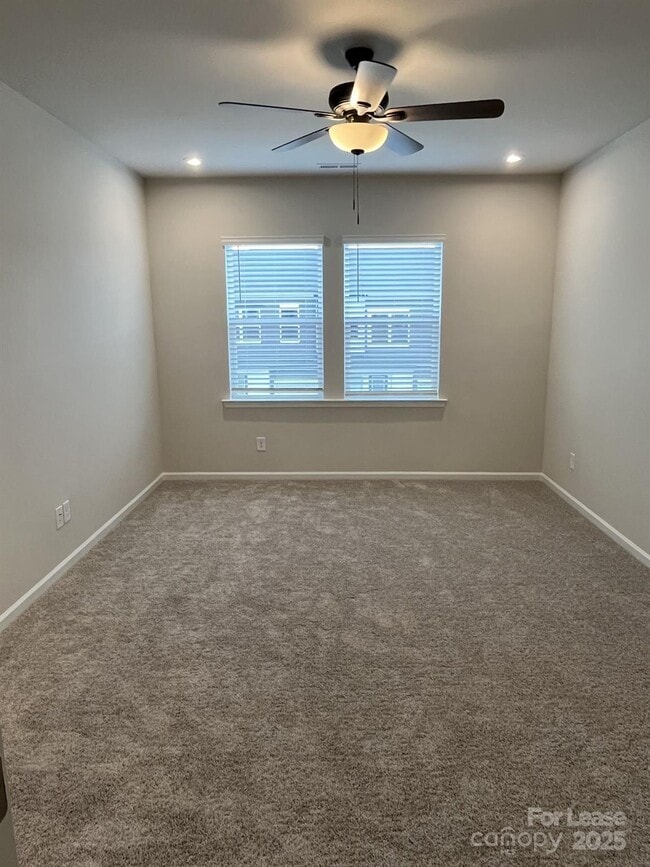 Building Photo - 3159 Hutton Gdns Ln