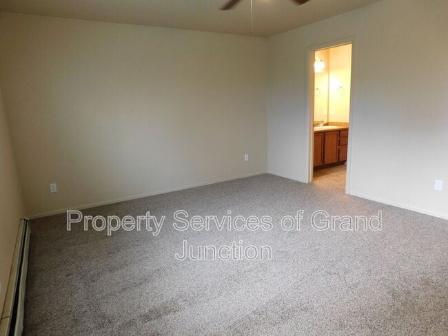 Building Photo - 428 Jornada St