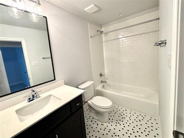 Building Photo - 402 Sunset Ln