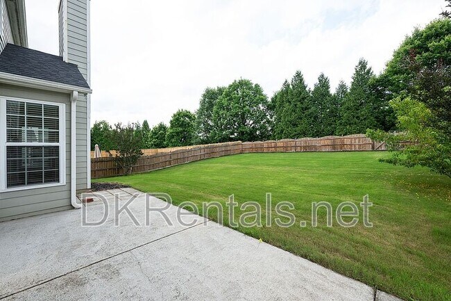 Building Photo - 804 Araya Ct