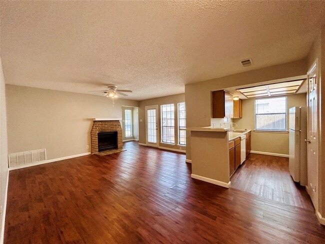 Building Photo - 9221 Kempler Dr