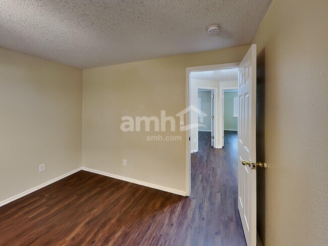 Building Photo - 2664 Comanche Creek Dr